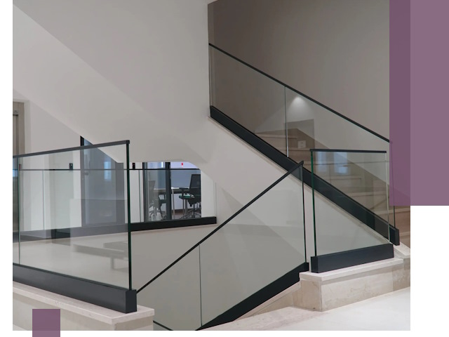 Стеклянные перила премиум-класса с установкой в Курске