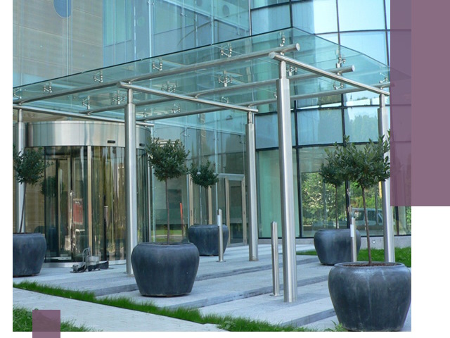 Навесы из стекла на заказ в Курске — монтаж и установка