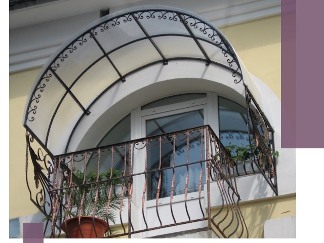 Козырьки над балконом в Курске — изготовление и монтаж