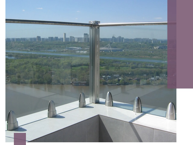 Стеклянные парапеты премиум класса в Курске для домов и бизнесов