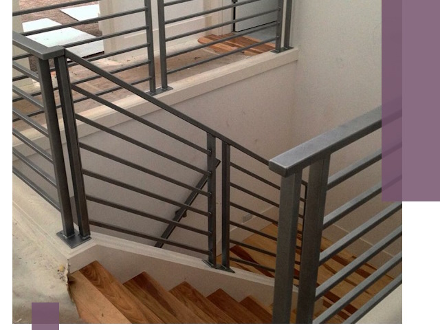 Изготовление поручней из металла и дерева в Курске